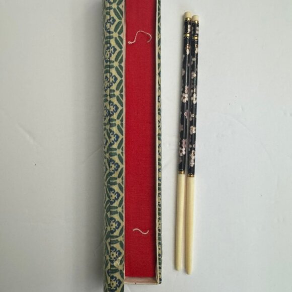 4 Vtg Sets Cloisonne Enamel Inlay Chopsticks in Original Silk Boxes, 8.5”Long - Picture 6 of 9